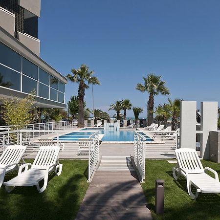Hotel Eden Alba Adriatica Bagian luar foto